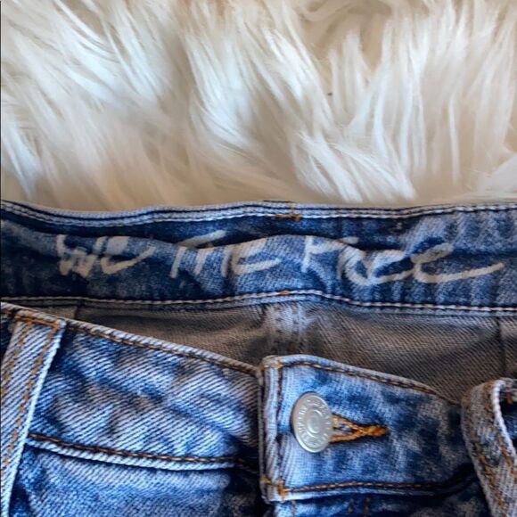 We The Free Button Fly Blue Distressed Denim Cutoff Shorts Festival Conc… - Picture 12 of 14